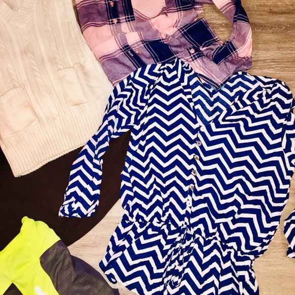 Woman’s bundled lot - Picture 2 of 8